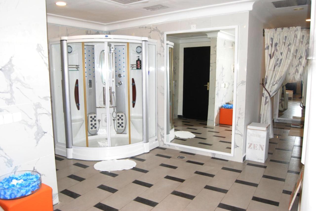 Benin Royal Hotel Cotonou Exteriör bild